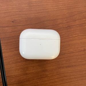 Apple AirPods Pro case